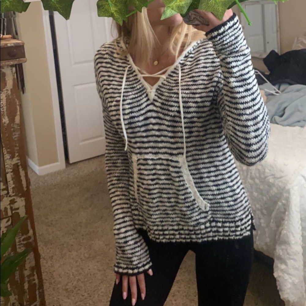 Roxy knit sweatshirt
